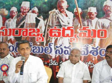 రాజకీయాల్ని ద్వేషించొద్దు: జెపి, కెటిఆర్ సంఘీభావం