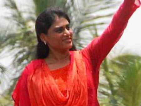 సమయమొస్తే దోపిడీ దొంగలకు బుద్ధి చెప్పాలి: షర్మిల