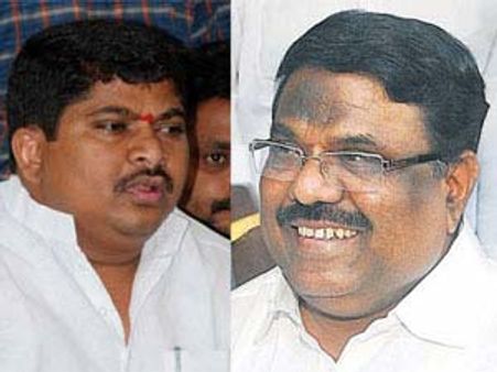 కిరణ్‌ను తెలంగాణ అడ్డుకున్నారు: కాంగ్రెసు ఎంపీలు