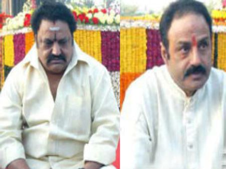 ఎన్టీఆర్ చిచ్చు: బాలయ్య, హరికృష్ణలది చెరోదారి?