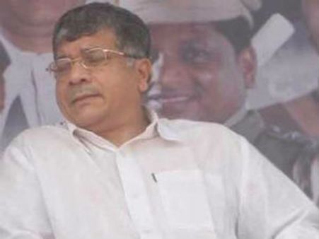 అఫ్జల్ గురుకి ఉరి వేయొద్దు: అంబేడ్కర్ మనవడు