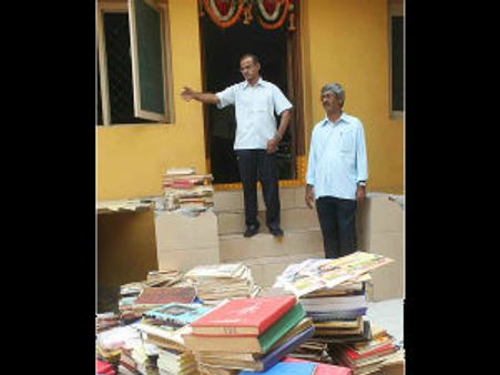ఎన్టీఆర్ నివాసం కూల్చివేత: లక్ష్మీ పార్వతి మండిపాటు