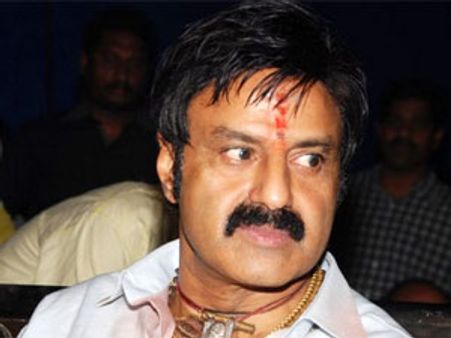 మోడీ ప్రమాణ స్వీకారానికి బాలయ్య, టిడిపిలో కంగారు