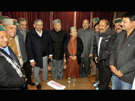 హిమాచల్ సిఎంగా వీరభద్ర సింగ్ ప్రమాణం, రికార్డు