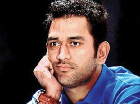 పెరుగుతున్న గళం: ధోనీ కెప్టెన్సీకి ముప్పు?