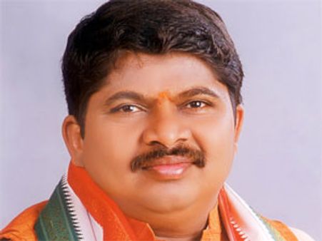  బాబు మోసం చేస్తే ఉరేసుకుంటావా?: పొన్నం సవాల్