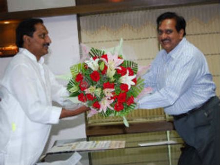 అక్బర్ సహకరిస్తానని చెప్పాడు: డిజిపి దినేష్ రెడ్డి