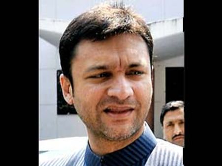 తెలుగు మీడియాపై గుర్రుమంటున్న అక్బర్