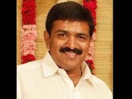 జగన్ పార్టీలోకి కాంగ్రెసు ఎమ్మెల్యే ద్వారంపూడి జంప్