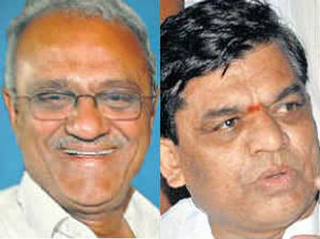 28లోగా తెలంగాణ: బలరాం, ఒత్తిడికి ధర్నా: నారాయణ