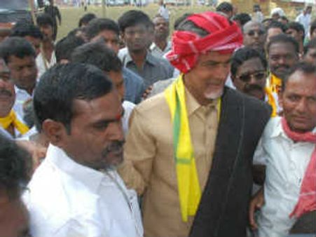 జగన్ కోసం దొంగ సంతకాలు: చంద్రబాబు ఫైర్