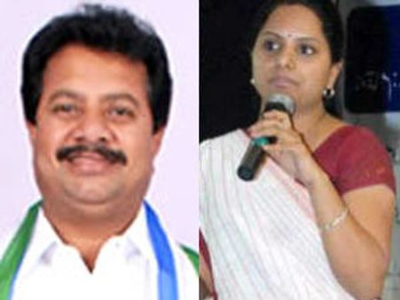 జగన్ ఎమ్మెల్యేపై లాయర్ల ఫిర్యాదు:సమైక్యభేటీతో టెన్షన్