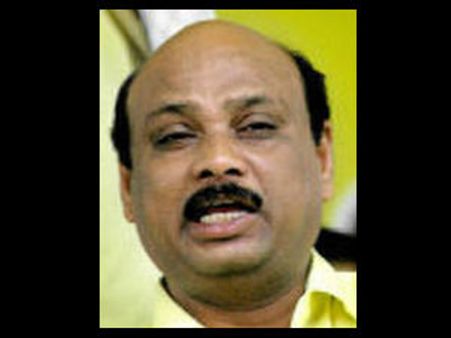 బాబుకు మరో దెబ్బ: అయ్యన్నపాత్రుడు రాజీనామా    