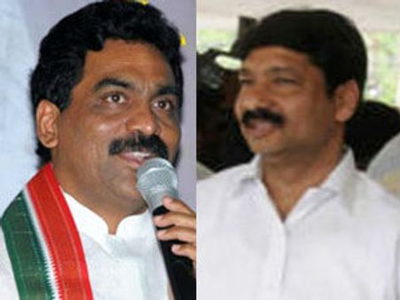 రాత్రికి రాత్రే..: లగడపాటి అరెస్ట్‌కు యత్నం, జోగి అరెస్ట్