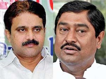 ఆ ఇద్దరికి షాక్: ధర్మాన రాజీనామా ఆమోదం తప్పదా?