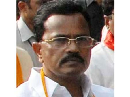మాట-తుటా:లగడపాటి హౌస్‌అరెస్ట్: టిడిపిలోకిఆహ్వానం