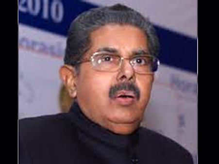 తెలంగాణపై తెలియదన్న వాయలార్: పోటాపోటీ భేటీలు