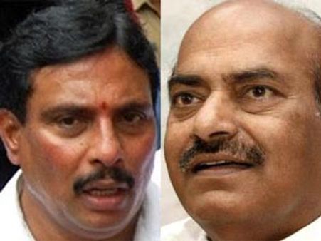 ఒత్తిడివల్ల కాదు: తెలంగాణపై జెసి, ఓపికపట్టమని దానం