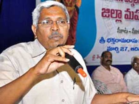 కెవిపికి ఆ రెండే తెలుసు, రౌడీషీట్ తెరవాలి: కోదండరామ్