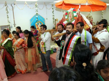  అమెరికాలో వెంకటేశ్వర కళ్యాణం