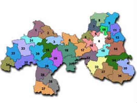 రిసార్ట్‌లో మసాలా డ్యాన్సులు: యువతుల అరెస్టు