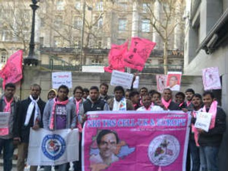 లండన్‌లో తెలంగాణ సాధన దీక్ష