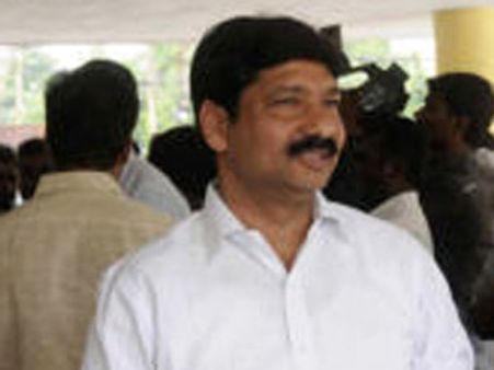 కిరణ్‌‌‌పై బొత్స కుట్ర: జోగీ రమేష్ తిరుగుబాటు