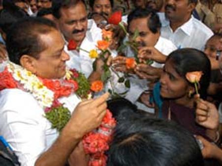 జైలు నుంచి సూర్య డైలీ అధినేత నూకారపు విడుదల