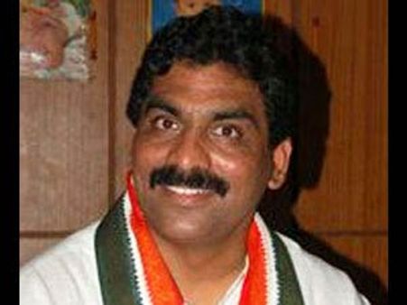 బాబు నో: లగడపాటి హల్‌చల్, సిక్స్‌ప్యాక్... దేవినేని