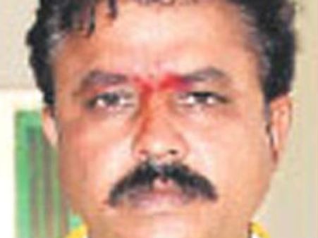టిడిపిపై ఎమ్మెల్యే అలక కలకలం: రాజీనామా హెచ్చరిక