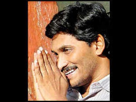 కెసిఆర్‌కు టోకరా: జగన్ వైపు టీ - ఎమ్మెల్యేలు 