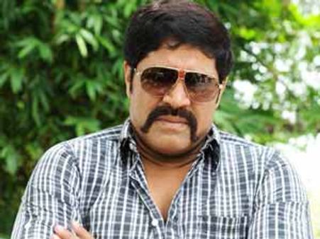 జగన్ పార్టీలో చేరుతున్నా, రాజకీయ షేర్‌ఖాన్‌గా: శ్రీహరి