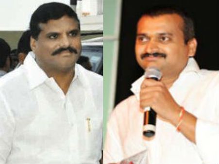 బండ్ల గణేష్-బొత్స లింక్స్‌పై కన్ను:కోటిచ్చి వచ్చాడు!