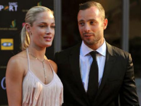 ప్రియురాలి హత్య: ఏడ్చిన ఆస్కార్, అమ్మాయిల పిచ్చి