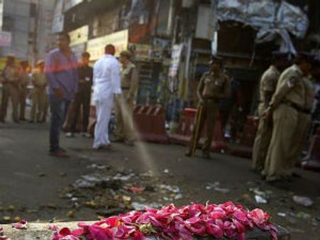 మేక వన్నెపులి!: మంచి ముసుగులో మహా ఖతర్నాక్