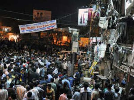 పేలుళ్లపై అమెరికా సాయంకోసం: దుబాయ్‌నుండి డబ్బు