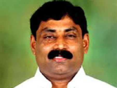 కోర్టులో లొంగిపోయిన జగన్ మేనమామ రవీంద్రనాథ్‌రెడ్డి