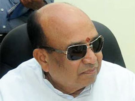 సిఐడి నోటీసు: శంకరన్న గైర్హాజర్, కూతురితో లేఖ