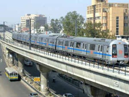 మోనికా ఎంబియే.. గాడ్జెట్స్ దొంగ: డిఎస్పీ కాల్చివేత