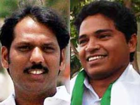 ఎమ్మెల్సీ ఎన్నికలు: సిఎల్పీకి జగన్ క్యాంప్ ఎమ్మెల్యేలు