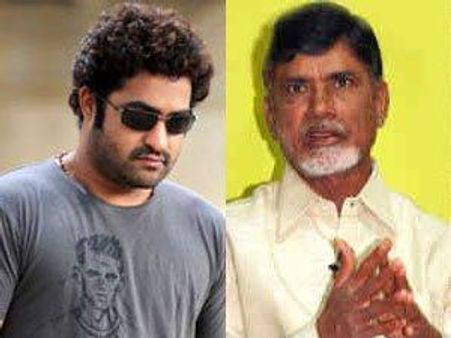 చంద్రబాబు పాదయాత్రలో జూ ఎన్టీఆర్: ఆసక్తి, సస్పెన్స్