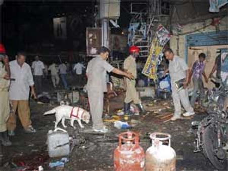 పేలుళ్లపై తప్పుదోవ పట్టించిన కేరళ వ్యక్తి అరెస్టు: సిపి