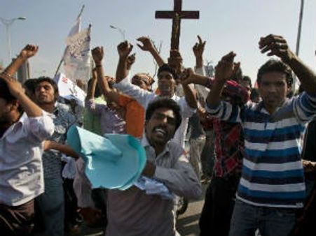 పాక్‌లో దైవదూషణ చిచ్చు: క్రిస్టియన్ వర్సెస్ ముస్లిమ్స్