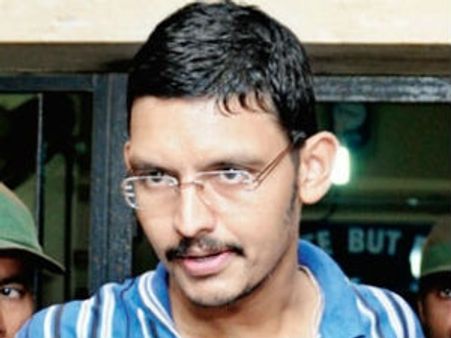 మూడు రాష్ట్రాలు బోల్తా: బిట్టీకి సాయపడిందెవరు?