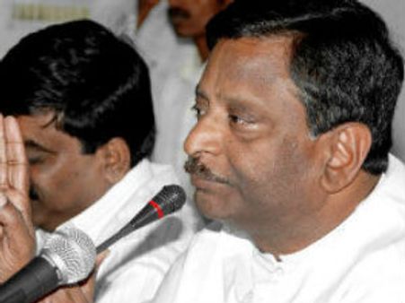 'జగన్‌తో స్నేహం సరే, అటు వైపు వద్దని చెప్పా'