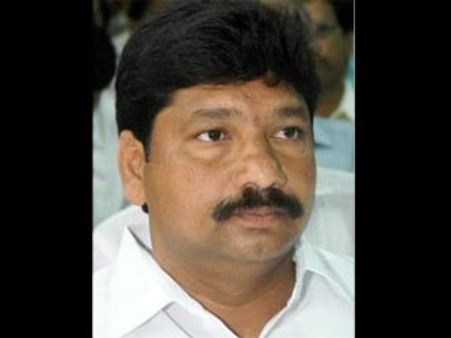  జగన్ పార్టీలోకి వెళ్తున్నా, తప్పుచేశా: కిరణ్‌కు జోగి షాక్