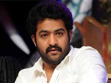 అప్పుడే రాజకీయ రుచి: జూ ఎన్టీఆర్ మదిలో ఏముంది?