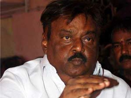 విజయకాంత్‌కి షాక్: 6గురు ఎమ్మెల్యేల సస్పెన్షన్