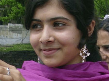 మలాలా జీవిత చరిత్ర పుస్తకానికి రూ.16 కోట్ల ఒప్పందం