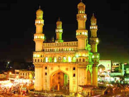 టెక్కీ బస్సు నుంచి దూకాడు, మరణించాడు